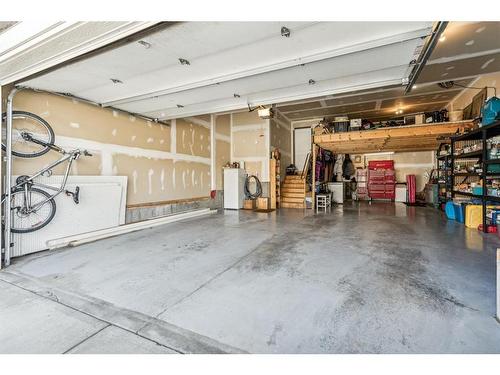 231 Mahogany Landing Se, Calgary, AB - Indoor Photo Showing Garage