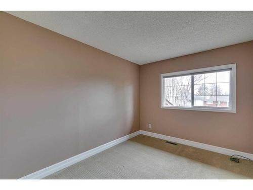 3507 49 Street Sw, Calgary, AB - Indoor Photo Showing Other Room
