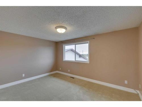 3507 49 Street Sw, Calgary, AB - Indoor Photo Showing Other Room