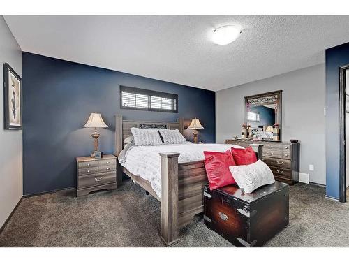 26 Chaparral Valley Green Se, Calgary, AB - Indoor Photo Showing Bedroom