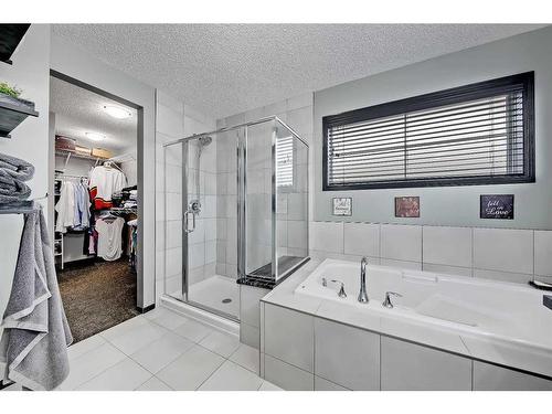 26 Chaparral Valley Green Se, Calgary, AB - Indoor Photo Showing Bathroom