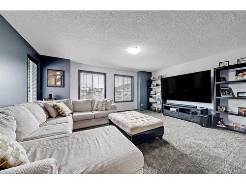 26 Chaparral Valley Green Se, Calgary, AB - Indoor Photo Showing Living Room