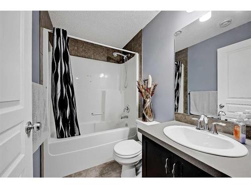 26 Chaparral Valley Green Se, Calgary, AB - Indoor Photo Showing Bathroom