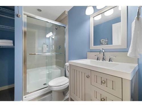 16 Covepark Mews Ne, Calgary, AB - Indoor Photo Showing Bathroom
