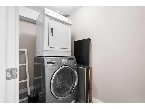 401-1724 26 Avenue Sw, Calgary, AB - Indoor Photo Showing Laundry Room