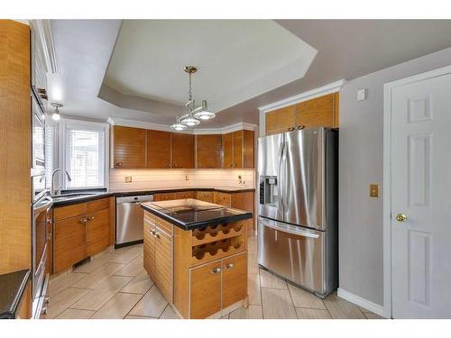 51 Edelweiss Crescent Nw, Calgary, AB - Indoor Photo Showing Kitchen