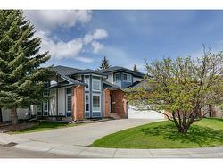 51 Edelweiss Crescent NW Calgary, AB T3A 3S1