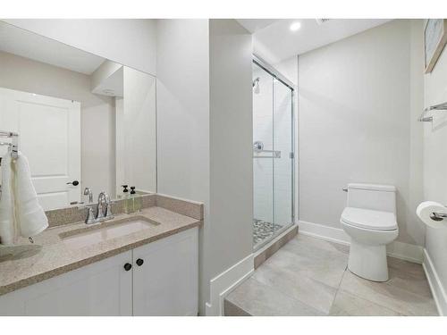 5263 Bannerman Drive Nw, Calgary, AB - Indoor Photo Showing Bathroom
