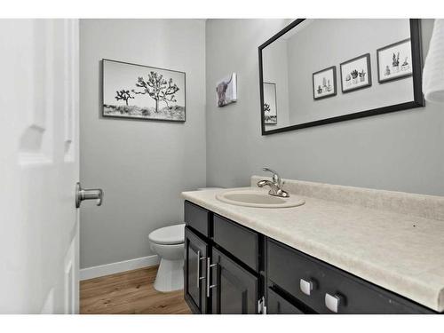 36 Hawkwood Road Nw, Calgary, AB - Indoor Photo Showing Bathroom