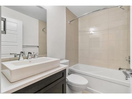 106-3320 3 Avenue Nw, Calgary, AB - Indoor Photo Showing Bathroom