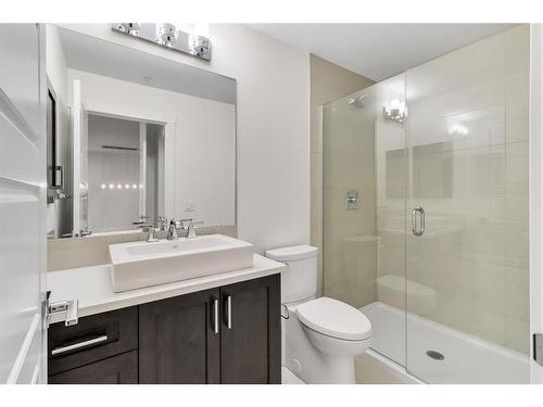 106-3320 3 Avenue Nw, Calgary, AB - Indoor Photo Showing Bathroom