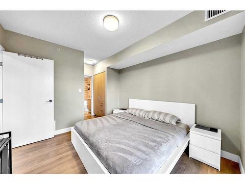 1809-1122 3 Street Se, Calgary, AB - Indoor Photo Showing Bedroom