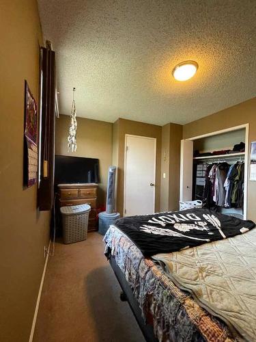 3309 56 Street Ne, Calgary, AB - Indoor Photo Showing Bedroom