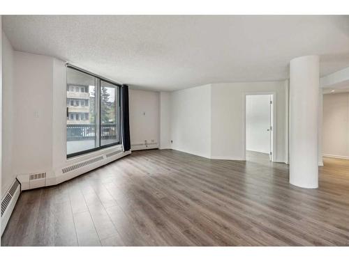 240-1304 15 Avenue Sw, Calgary, AB - Indoor Photo Showing Other Room