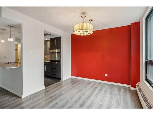 240-1304 15 Avenue Sw, Calgary, AB - Indoor Photo Showing Other Room