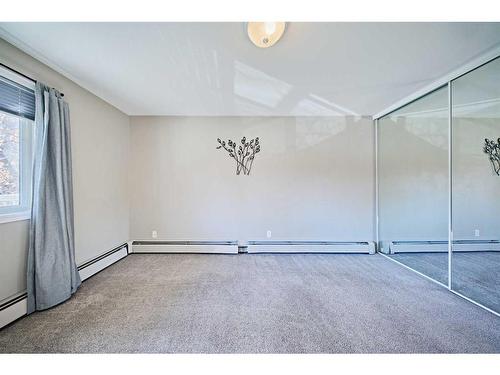 14-210 25 Avenue Sw, Calgary, AB - Indoor Photo Showing Other Room