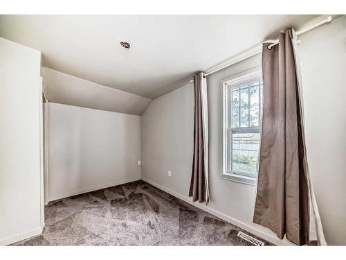 114 7 Avenue Nw, Calgary, AB - Indoor Photo Showing Other Room