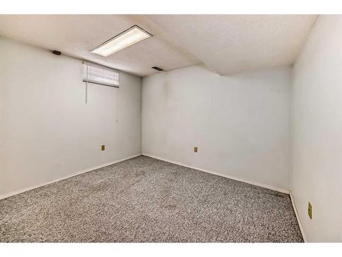 1035 Marcombe Crescent Ne, Calgary, AB - Indoor Photo Showing Other Room