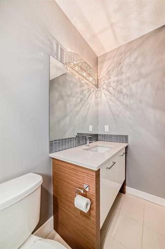 3418 Centre B Street Nw, Calgary, AB - Indoor Photo Showing Bathroom