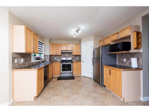 275 Taralake Terrace Ne, Calgary, AB - Indoor Photo Showing Kitchen