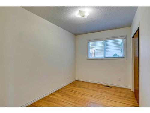 4747 Nipawin Crescent Nw, Calgary, AB - Indoor Photo Showing Other Room