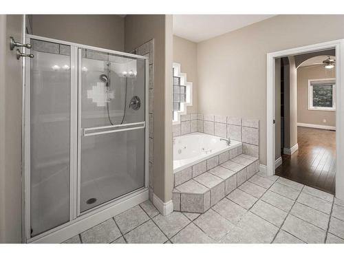 29 Simcoe Gate Sw, Calgary, AB - Indoor Photo Showing Bathroom