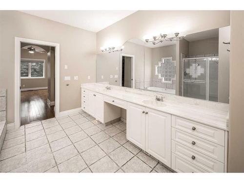 29 Simcoe Gate Sw, Calgary, AB - Indoor Photo Showing Bathroom