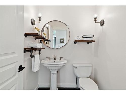 3019 5 Street Sw, Calgary, AB - Indoor Photo Showing Bathroom