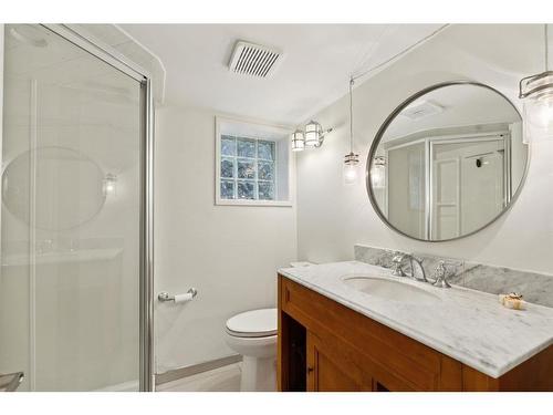 3019 5 Street Sw, Calgary, AB - Indoor Photo Showing Bathroom