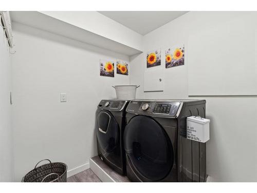 3019 5 Street Sw, Calgary, AB - Indoor Photo Showing Laundry Room