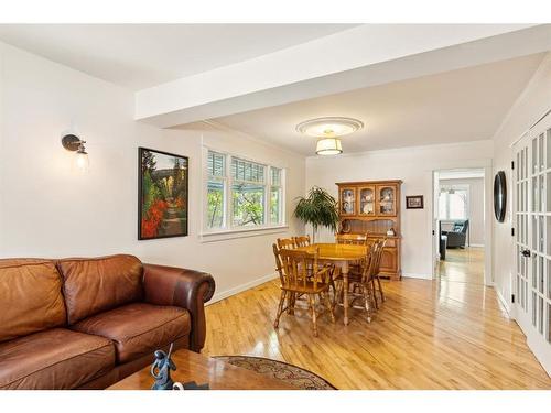 3019 5 Street Sw, Calgary, AB - Indoor Photo Showing Other Room
