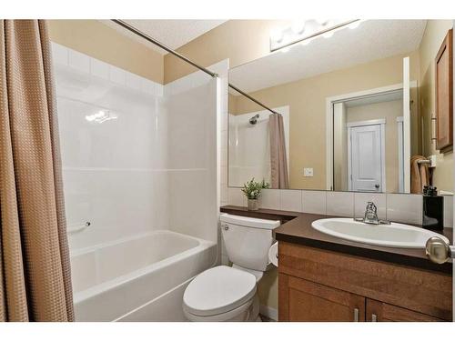 137 Silverado Plains Close Sw, Calgary, AB - Indoor Photo Showing Bathroom