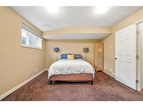 137 Silverado Plains Close Sw, Calgary, AB - Indoor Photo Showing Bedroom