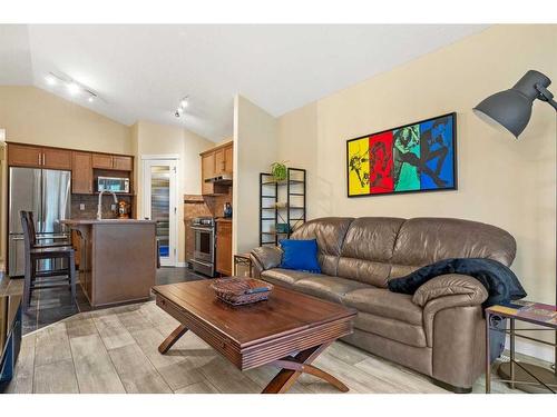 137 Silverado Plains Close Sw, Calgary, AB - Indoor Photo Showing Living Room
