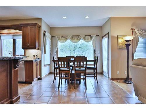 51 Hamptons Close Nw, Calgary, AB - Indoor Photo Showing Dining Room