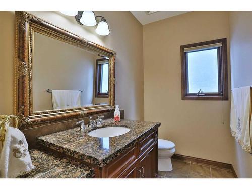 51 Hamptons Close Nw, Calgary, AB - Indoor Photo Showing Bathroom