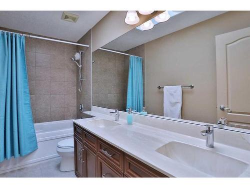 51 Hamptons Close Nw, Calgary, AB - Indoor Photo Showing Bathroom