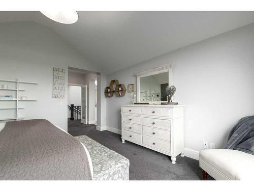 37 Artesia Pointe, Heritage Pointe, AB - Indoor Photo Showing Bedroom