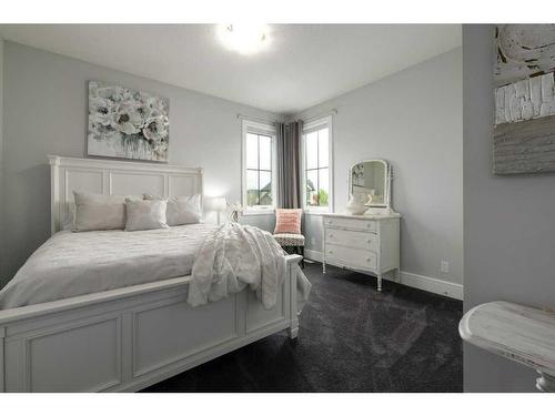 37 Artesia Pointe, Heritage Pointe, AB - Indoor Photo Showing Bedroom