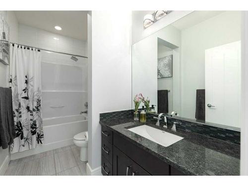 37 Artesia Pointe, Heritage Pointe, AB - Indoor Photo Showing Bathroom