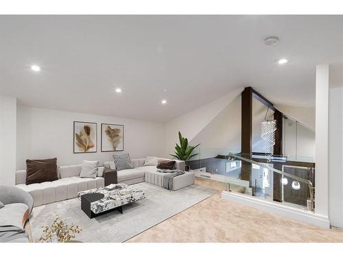 120 15 Street Nw, Calgary, AB - Indoor Photo Showing Living Room