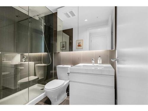 1202-310 12 Avenue Sw, Calgary, AB - Indoor Photo Showing Bathroom