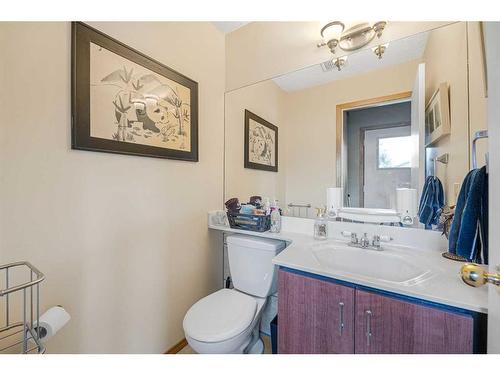 3339 Catalina Boulevard Ne, Calgary, AB - Indoor Photo Showing Bathroom