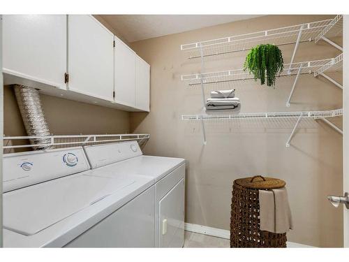 2206-13045 6 Street Sw, Calgary, AB - Indoor Photo Showing Laundry Room