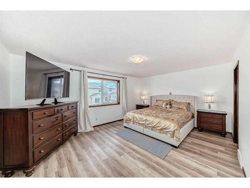 67 Panamount Circle Nw, Calgary, AB - Indoor Photo Showing Bedroom