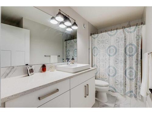272 Corner Meadows Manor Ne, Calgary, AB - Indoor Photo Showing Bathroom