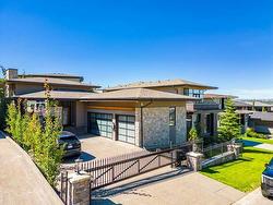577 Patterson Grove SW Calgary, AB T3H 3N6