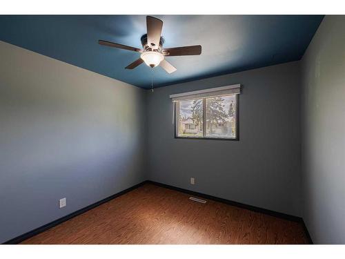 6324 Travois Crescent Nw, Calgary, AB - Indoor Photo Showing Other Room