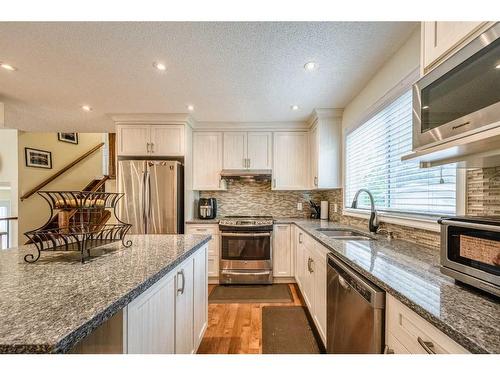 3832 Varsity Drive Nw, Calgary, AB - Indoor Photo Showing Kitchen With Stainless Steel Kitchen With Double Sink With Upgraded Kitchen