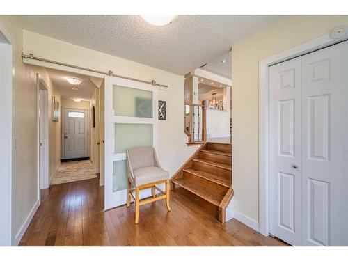 3832 Varsity Drive Nw, Calgary, AB - Indoor Photo Showing Other Room